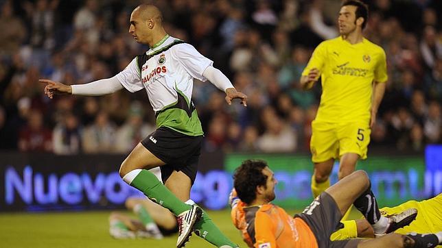 Nilmar, en el tiempo a�adido, evita la victoria del Racing