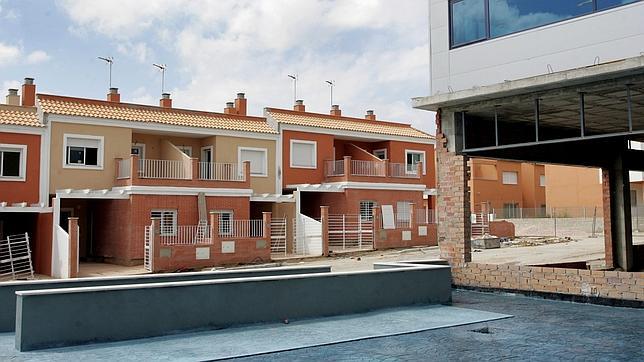 La caída anual del precio de las viviendas se mantiene en el 4,5%, según Tinsa La caída anual del precio de las viviendas se mantiene en el 4,5%, según Tinsa