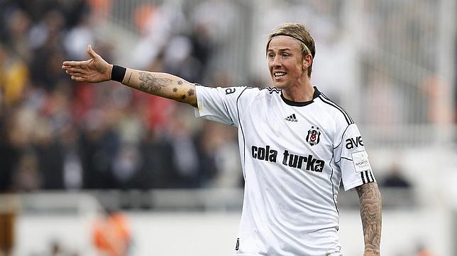 Guti: �Espero que Ra�l y yo vivamos un d�a especial en el Bernab�u cuando nos retiremos�