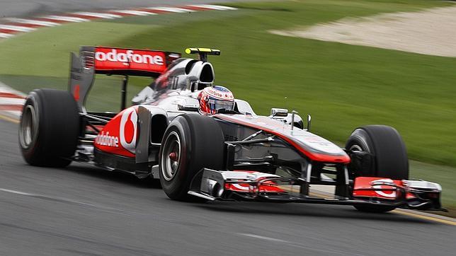 Button y Hamilton, por delante de Alonso