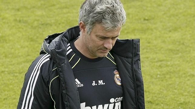 Mourinho: «No pasaría nada si el Madrid pierde con el Barça en las tres competiciones» Mourinho: «No pasaría nada si el Madrid pierde con el Barça en las tres competiciones»