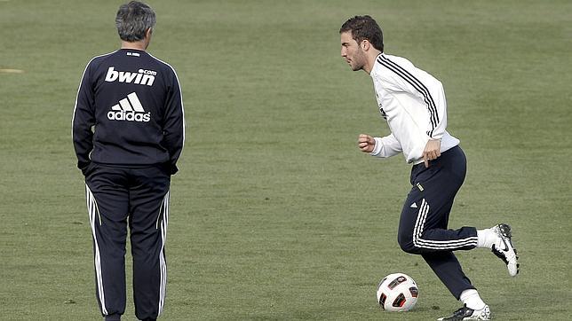 Marcelo, tocado, no entrena con el grupo Marcelo, tocado, no entrena con el grupo