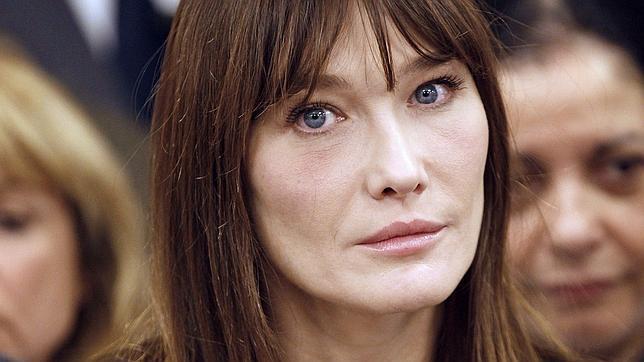La carrera musical de Carla Bruni perjudica a Nicolas Sarkozy La carrera musical de Carla Bruni perjudica a Nicolas Sarkozy