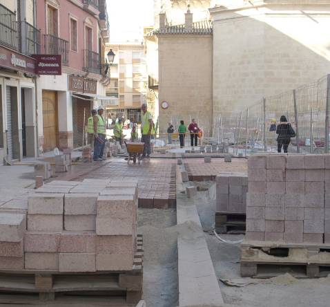 Las calles en obras estarn listas para el paso de las cofradas