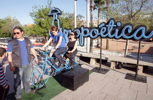 En cabalgata hacia la poes�a