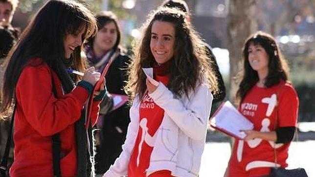 «Apadrina un obispo» «Apadrina un obispo»