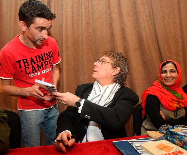 Tras las rejas queda la palabra