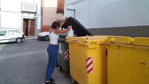 PSOE e IU aprueban una subida del 23% de la tasa de basura