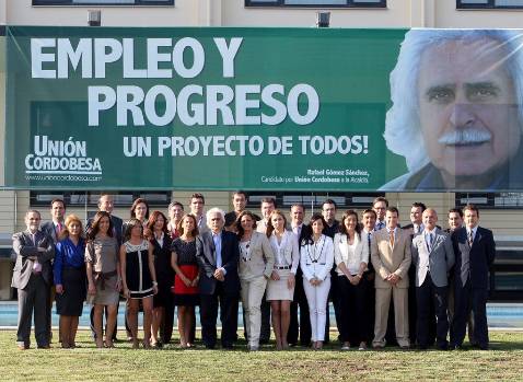 G�mez crea una lista de �28 profesionales�