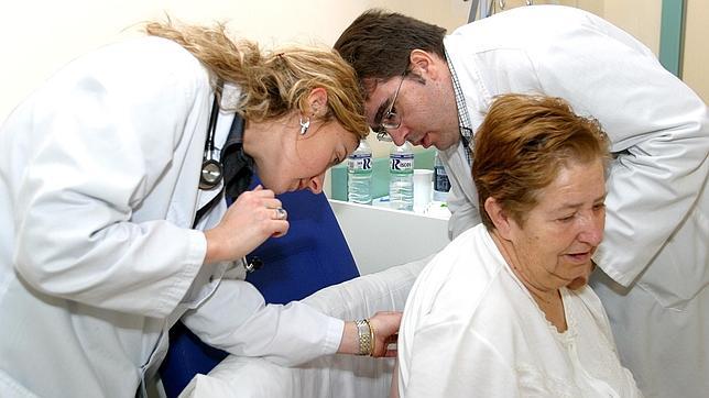 La deducción fiscal por los seguros médicos privados ahorraría al SNS más de 600 millones de euros anuales La deducción fiscal por los seguros médicos privados ahorraría al SNS más de 600 millones de euros anuales