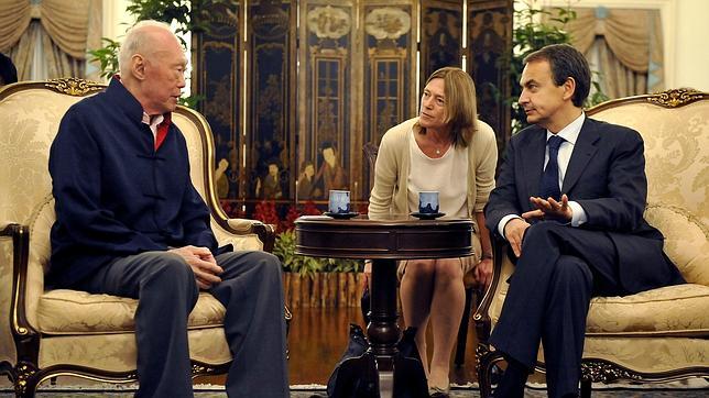 Zapatero: «España navega con dificultad, pero es un poderoso trasatlántico» Zapatero: «España navega con dificultad, pero es un poderoso trasatlántico»