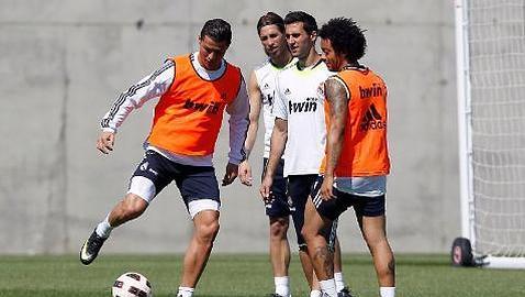 Mourinho ensaya un once sin Pepe Mourinho ensaya un once sin Pepe