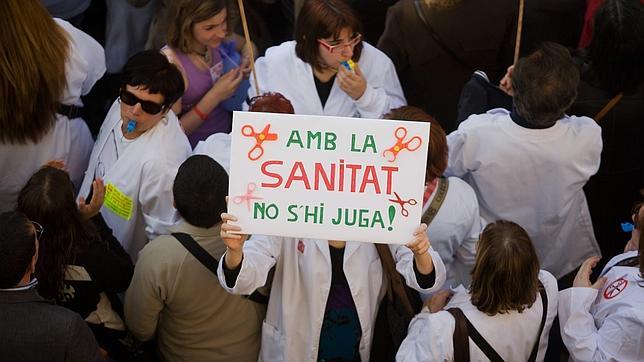 Mas pide no crear «alarma» por el recorte de 1.000 millones en la sanidad catalana Mas pide no crear «alarma» por el recorte de 1.000 millones en la sanidad catalana