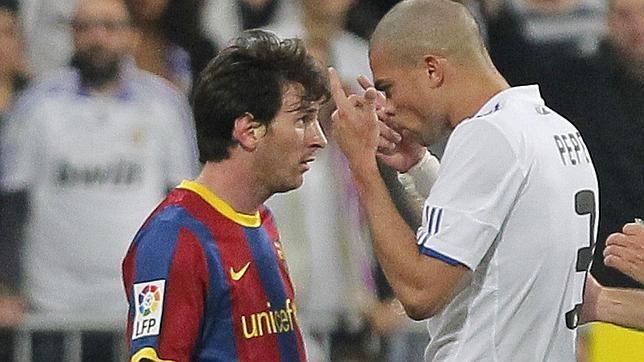 Messi enseña las malas pulgas Messi enseña las malas pulgas