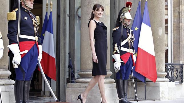 Carla Bruni: �Estar casada con un pol�tico, y, para colmo, presidente, es algo muy duro�