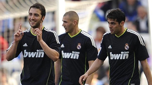 Higuan, Benzema y Kak piden paso