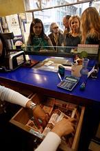 Doña Manolita se marcha de la Gran Vía Doña Manolita se marcha de la Gran Vía