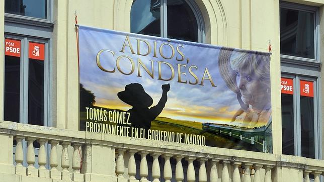 Aguirre llama �machista� a Tom�s G�mez por mofarse del t�tulo de su marido