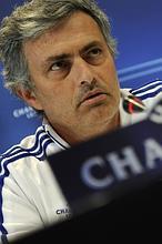 Mourinho: «Si el árbitro se equivoca, Pep estará contento» Mourinho: «Si el árbitro se equivoca, Pep estará contento»