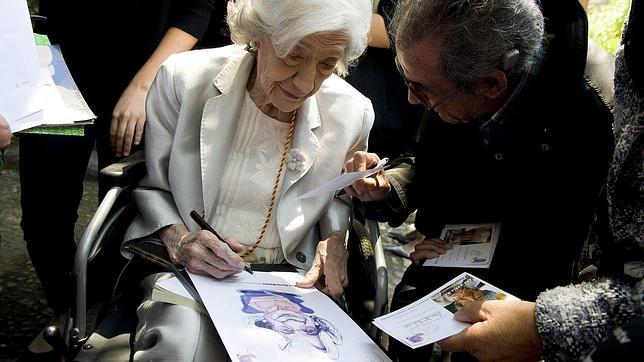 Sinde: �Tengo borrachera de Matute�