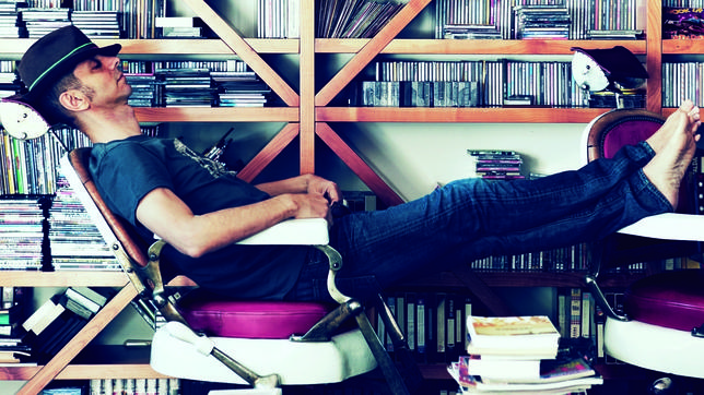 Alejo Stivel se lanza en solitario Alejo Stivel se lanza en solitario