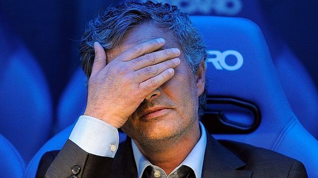 Mourinho: «Si me critican por poner suplentes tendré que callar y aceptar» Mourinho: «Si me critican por poner suplentes tendré que callar y aceptar»