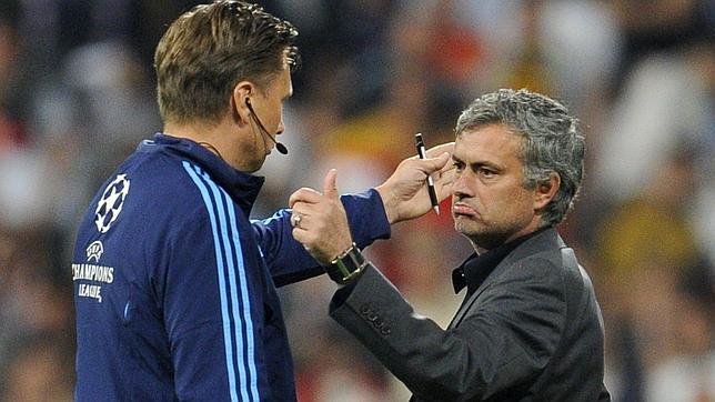 La UEFA intenta tapar la boca a Mourinho La UEFA intenta tapar la boca a Mourinho