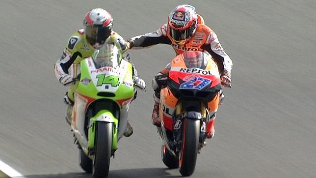 Stoner, sancionado con 5.000 euros por dar un pu�etazo a De Puniet en el �warm up�