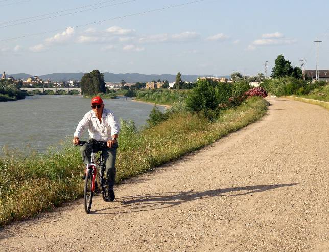 Hallan a una mujer degollada junto al camino pr�ximo a La Torrecilla