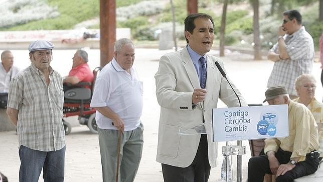 Nieto lamenta que Oca�a �manosee� la Capitalidad en beneficio de IU