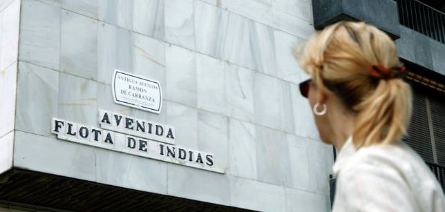 La antigua avenida de Ram�n de Carranza con el r�tulo nuevo