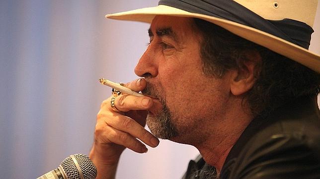 Joaqu�n Sabina suspende su gira por una afecci�n intestinal grave