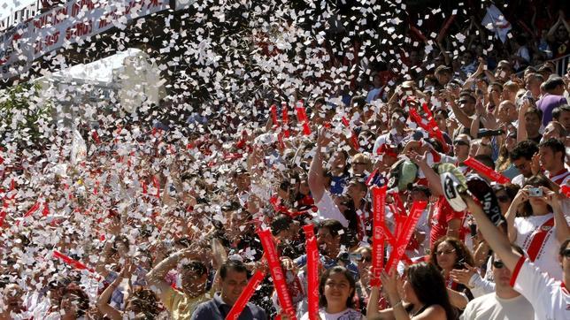 El Rayo celebra el ascenso con su afición El Rayo celebra el ascenso con su afición