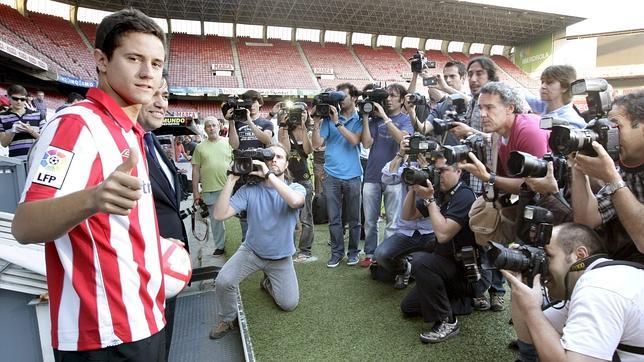 Los primeros refuerzos de la temporada 2011-2012 Los primeros refuerzos de la temporada 2011-2012