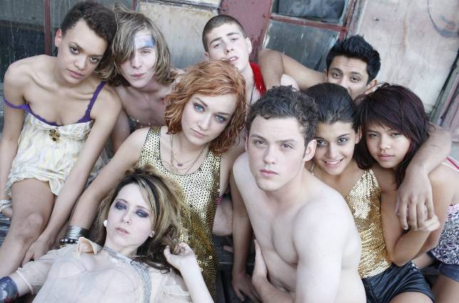 Los adolescentes viven sus tab�es en �Skins�, serie escrita por ellos mismos