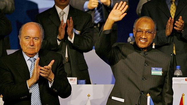 Bin Hammam renuncia a presidir la FIFA Bin Hammam renuncia a presidir la FIFA