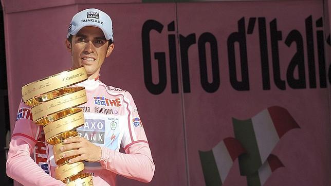 La prensa italiana se rinde ante la supremacía y la generosidad de Contador La prensa italiana se rinde ante la supremacía y la generosidad de Contador