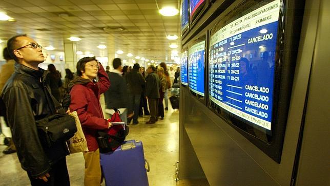 Personal de tierra de Barajas convoca una huelga en verano Personal de tierra de Barajas convoca una huelga en verano