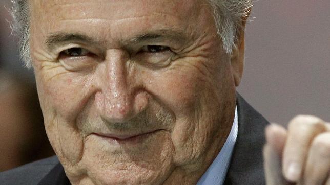 Blatter, reelegido entre escándalos Blatter, reelegido entre escándalos
