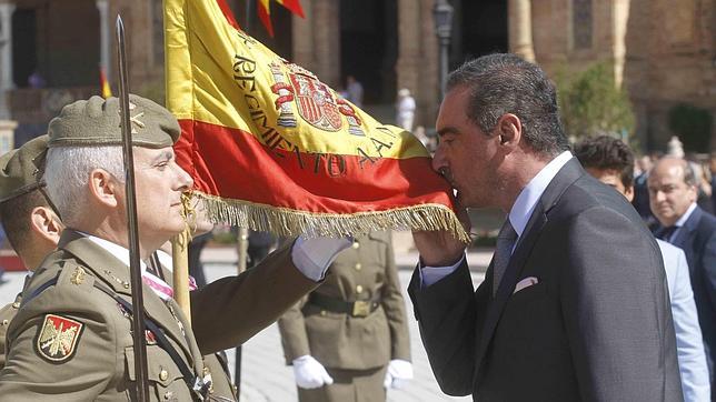 Personalidades de la vida social de Sevilla han asisitido al acto