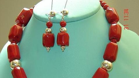 Los escaparates de las joyerías, el «futuro hábitat» del coral rojo Los escaparates de las joyerías, el «futuro hábitat» del coral rojo