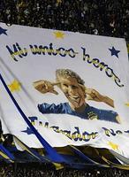 Boca regala a Palermo una portería de «La Bombonera» en su despedida Boca regala a Palermo una portería de «La Bombonera» en su despedida