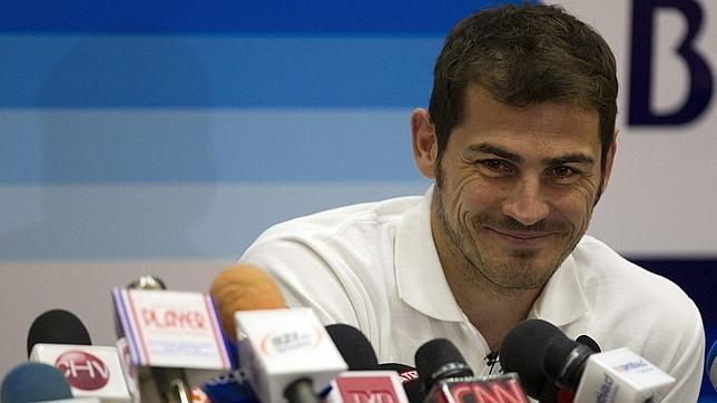 Casillas: �Para Ag�ero no ser�a c�modo y f�cil fichar por el Madrid�