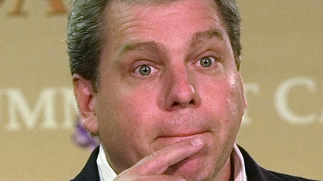 Facebook contrata a un exportavoz de Clinton para su equipo de comunicación Facebook contrata a un exportavoz de Clinton para su equipo de comunicación