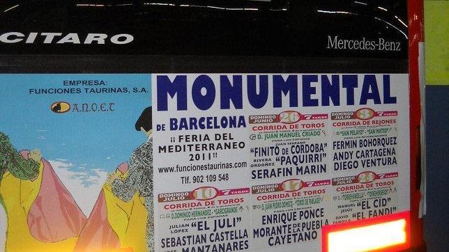 Las figuras toman el autobs pblico de Barcelona, la ciudad antitaurina