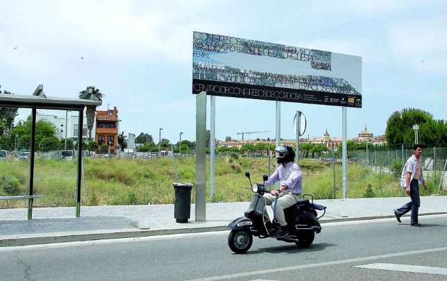 Nieto tiene cuatro meses si quiere desatascar el Centro de Congresos