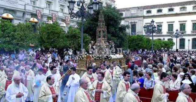 El Corpus pasa a horario matinal con el horizonte de volver al jueves