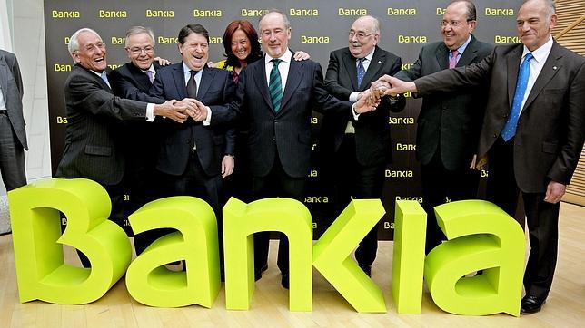 Bankia espera entre hoy y mañana la autorización de la CNMV a su salida a bolsa Bankia espera entre hoy y mañana la autorización de la CNMV a su salida a bolsa