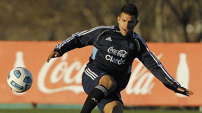 La Juve ofrece 35 millones y un jugador por el Kun La Juve ofrece 35 millones y un jugador por el Kun