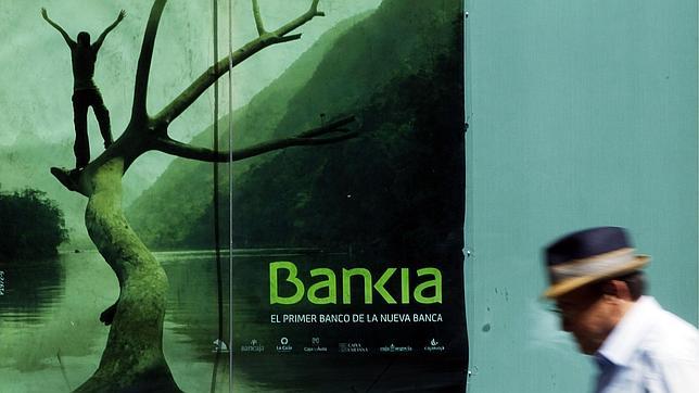 Bankia saldrá a bolsa a un precio de entre 4,41 y 5,05 euros por acción Bankia saldrá a bolsa a un precio de entre 4,41 y 5,05 euros por acción